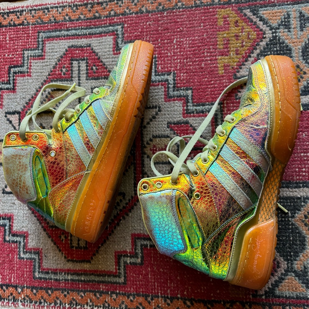 RARE Size 10 - Adidas Wings Foil x Jeremy Scott Iridescent Metallic Sneaker D652